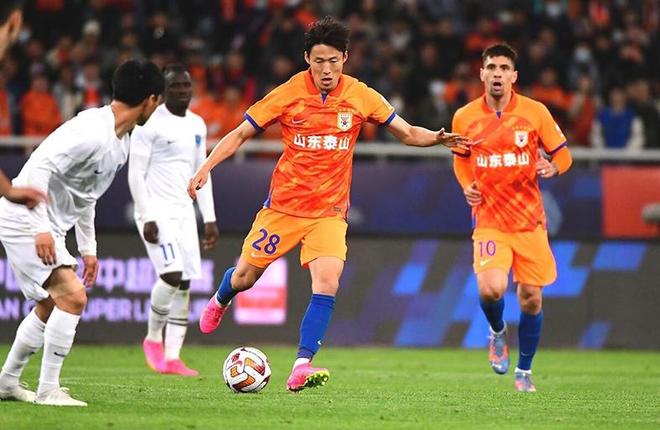 赛艇锦标赛焦点战:洞庭雄狮队读秒扳平胶东雷豹队,客场强势带走胜利。快速转换撕裂防线的简单介绍 赛艇锦标赛焦点战:洞庭雄狮队读秒扳平胶东雷豹队,客场强势带走胜利。快速转换撕裂防线的简单介绍